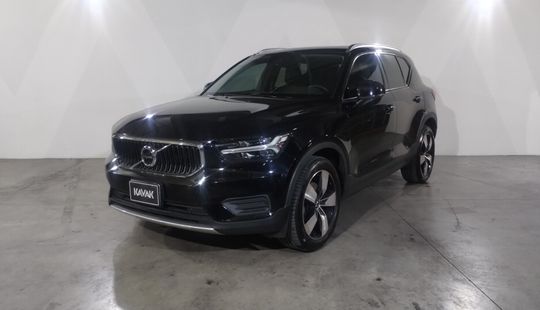 Volvo • XC40