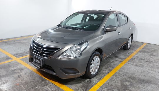 Nissan • Versa