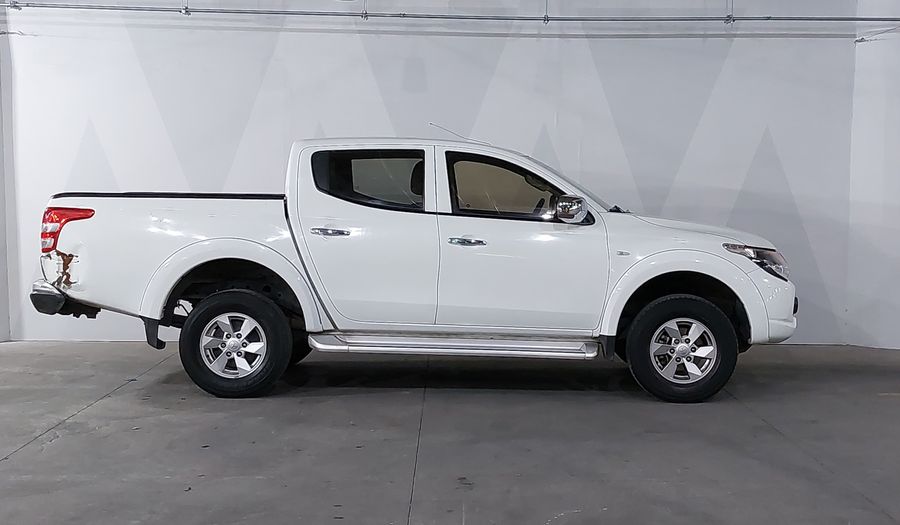 Mitsubishi L200 2.4 GASOLINA GLS DOBLE CABINA 4X2 Pickup 2018