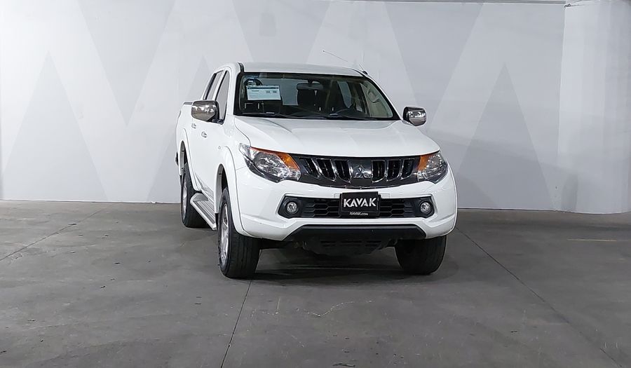 Mitsubishi L200 2.4 GASOLINA GLS DOBLE CABINA 4X2 Pickup 2018
