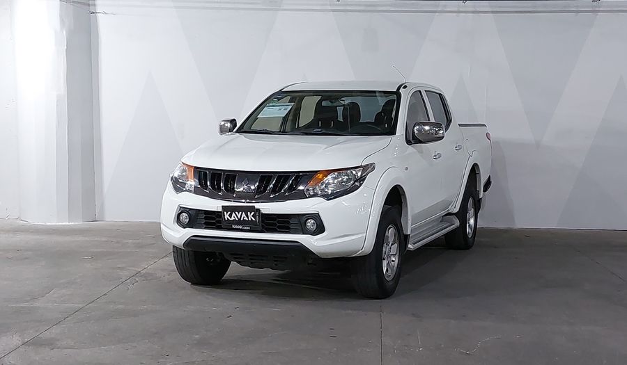 Mitsubishi L200 2.4 GASOLINA GLS DOBLE CABINA 4X2 Pickup 2018