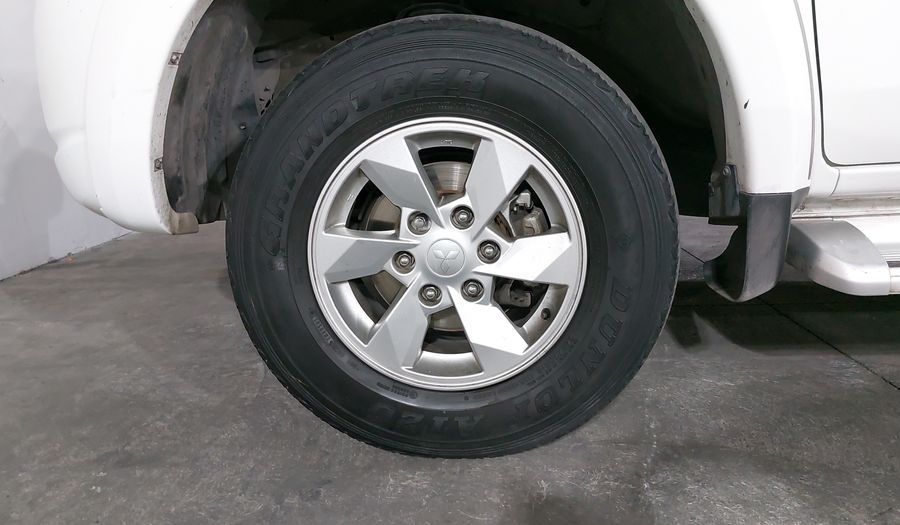 Mitsubishi L200 2.4 GASOLINA GLS DOBLE CABINA 4X2 Pickup 2018