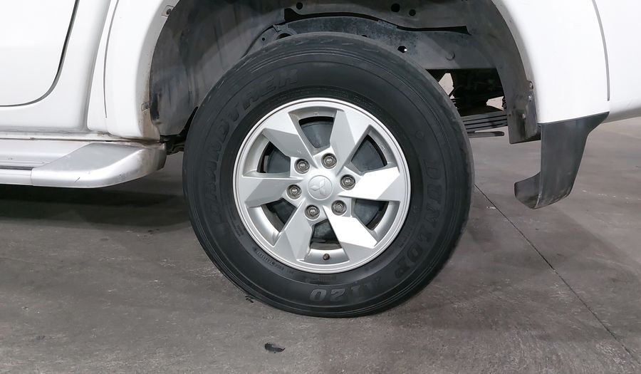 Mitsubishi L200 2.4 GASOLINA GLS DOBLE CABINA 4X2 Pickup 2018