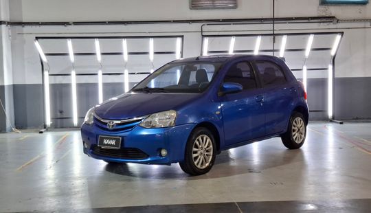 Toyota • Etios
