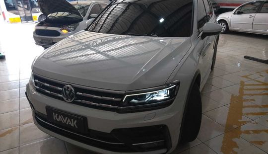 Volkswagen • Tiguan