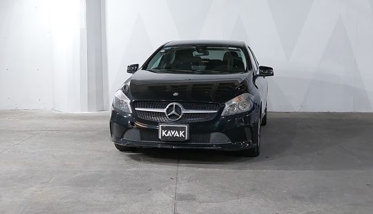 Mercedes Benz • Clase A