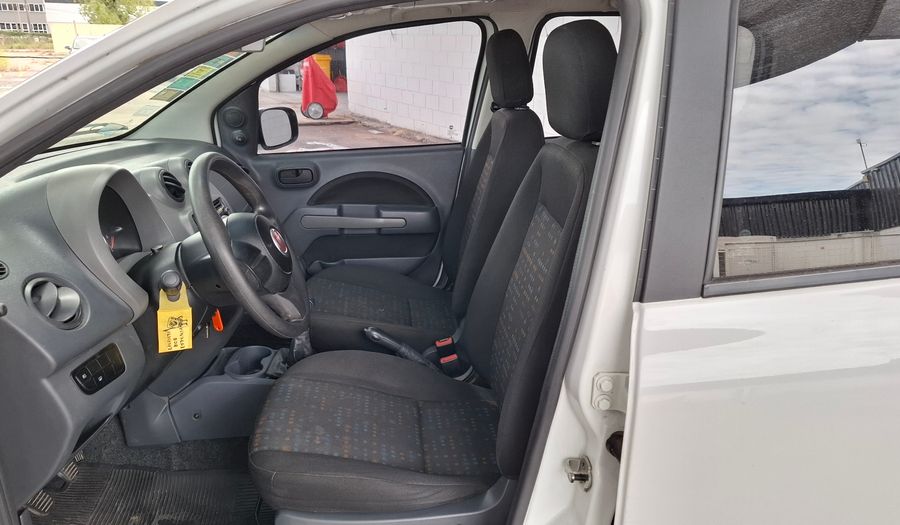 Fiat Uno 1.4 8V ATTRACTIVE 5P Hatchback 2015