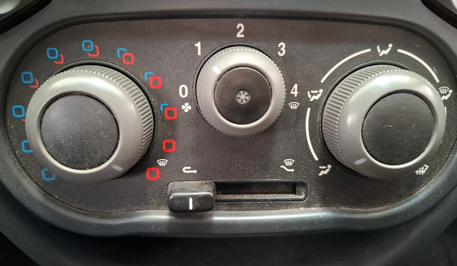 Fiat Uno 1.4 8V ATTRACTIVE 5P Hatchback 2015