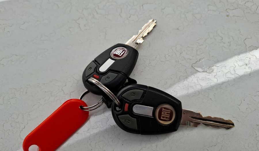 Fiat Uno 1.4 8V ATTRACTIVE 5P Hatchback 2015