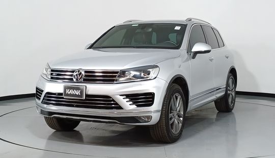 Volkswagen • Touareg