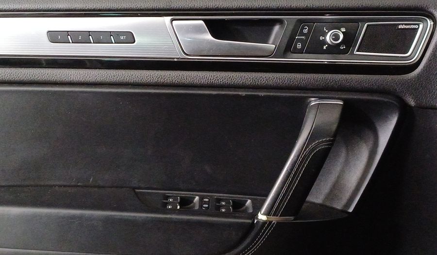 Volkswagen Touareg 4.2 V8 R-LINE Suv 2017