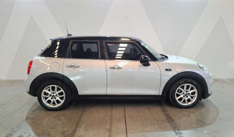 Mini Cooper 1.5 COOPER CHILI AT Hatchback 2016