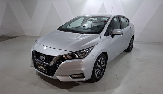 Nissan • Versa