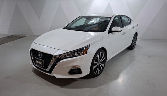 Nissan • Altima