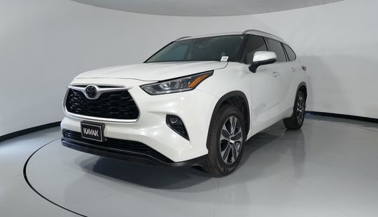 Toyota • Highlander