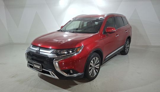 Mitsubishi • Outlander