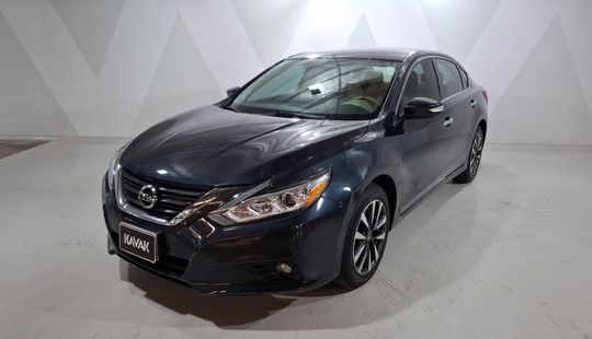 Nissan • Altima