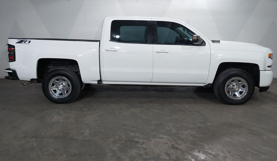 Chevrolet Silverado 2500 5.3 DOBLE CABINA K AT 4WD Pickup 2018
