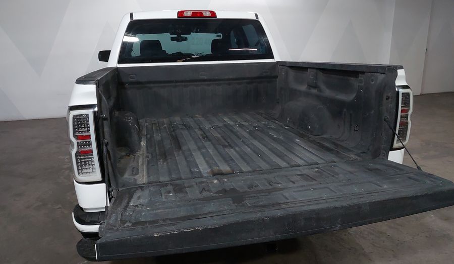 Chevrolet Silverado 2500 5.3 DOBLE CABINA K AT 4WD Pickup 2018