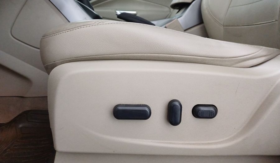 Ford Escape 2.5 SE PLUS PANORAMA ROOF AT Suv 2013