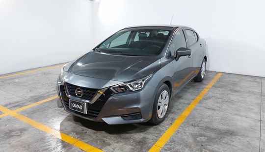 Nissan • Versa