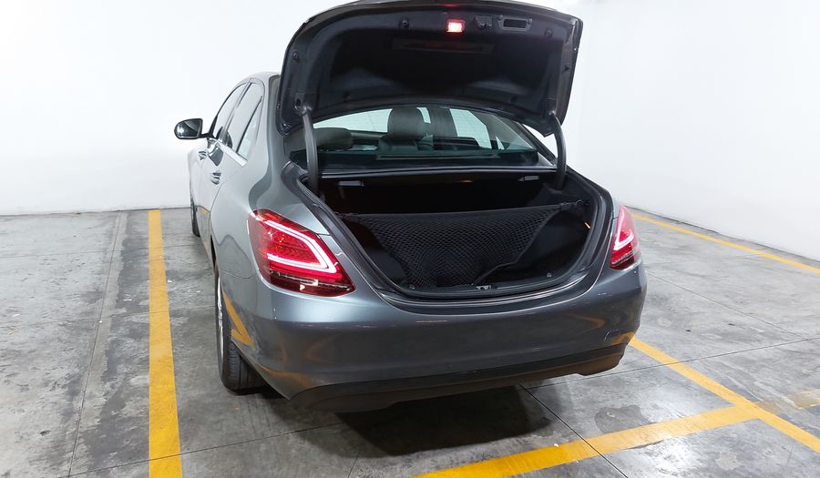 Mercedes Benz Clase C 2.0 200 AUTO Sedan 2020