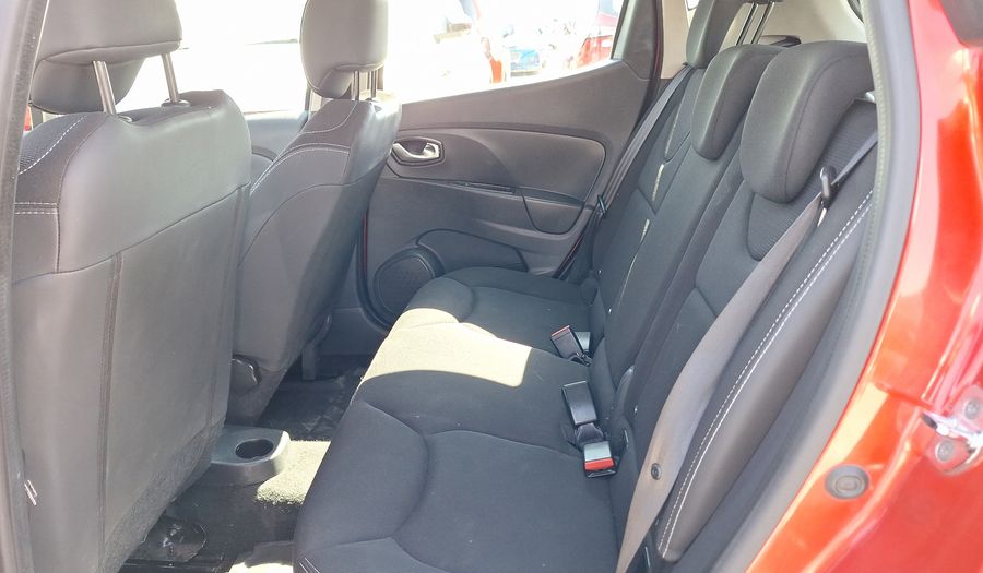 Renault Clio 1.2 EXPRESSION Hatchback 2016