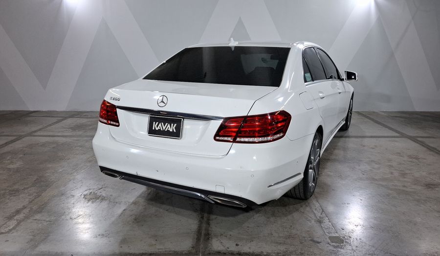 Mercedes Benz Clase E 2.0 200 CGI AVANTGARDE Sedan 2016