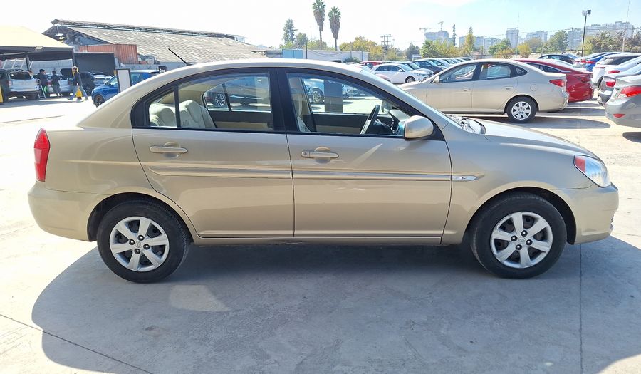 Hyundai Accent 1.4 MC GL PS EW AC Sedan 2010