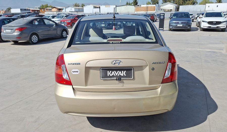 Hyundai Accent 1.4 MC GL PS EW AC Sedan 2010