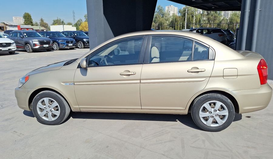 Hyundai Accent 1.4 MC GL PS EW AC Sedan 2010