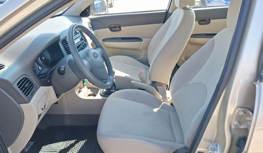 Hyundai Accent 1.4 MC GL PS EW AC Sedan 2010