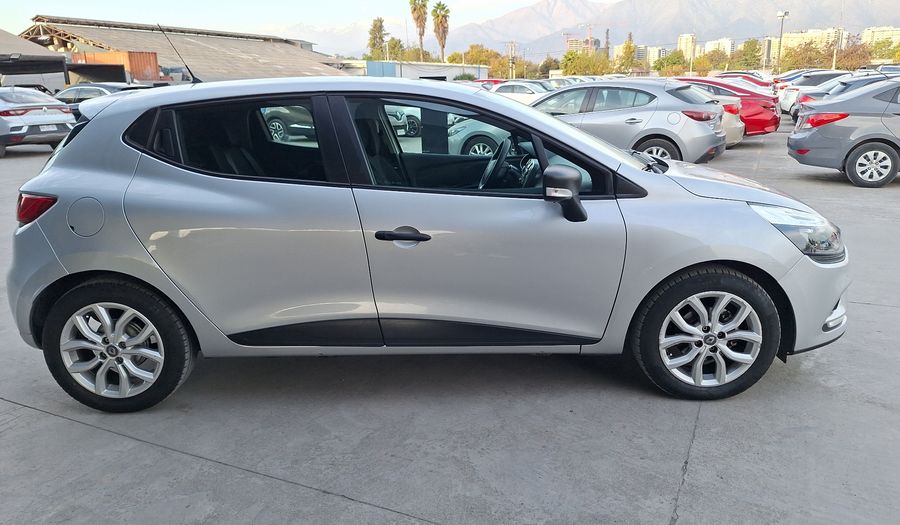 Renault Clio 1.2 AUTHENTIQUE Hatchback 2021