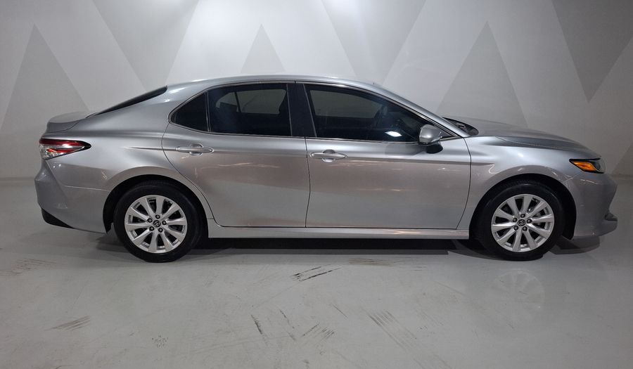 Toyota Camry 2.5 LE AUTO Sedan 2020