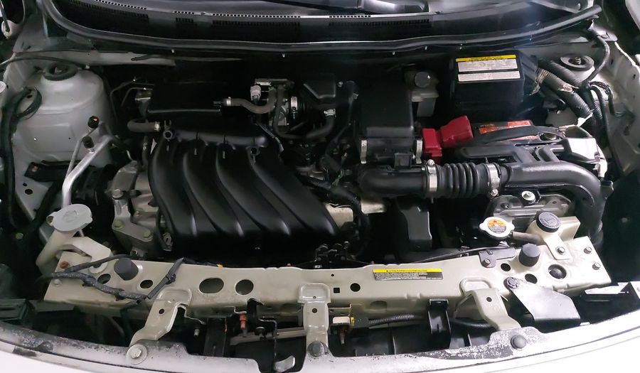Nissan Versa 1.6 SENSE TA AC Sedan 2015