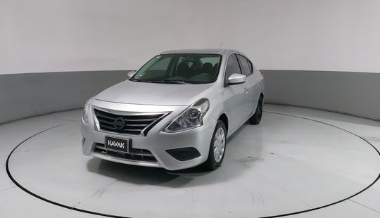 Nissan • Versa