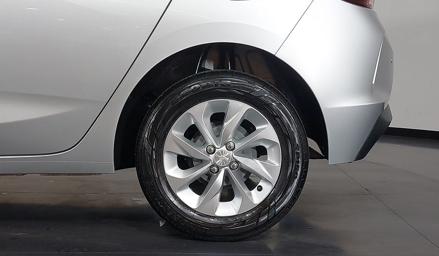 Chevrolet Onix TURBO LT Hatchback 2023