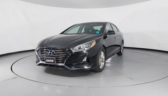 Hyundai • Sonata
