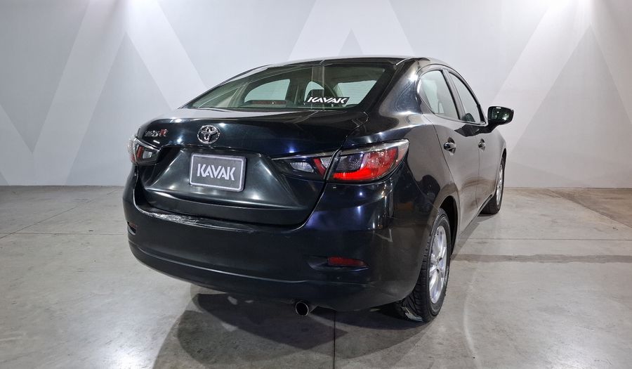 Toyota Yaris 1.5 R MID MT Sedan 2016
