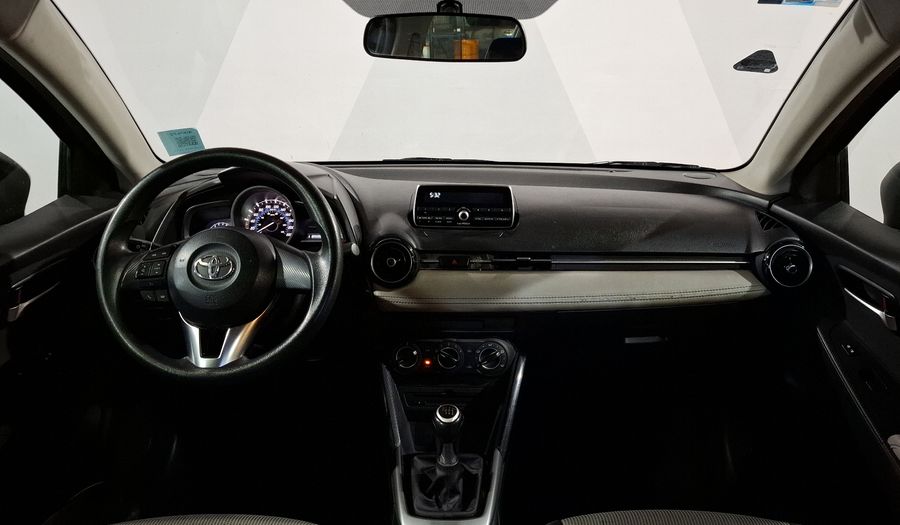 Toyota Yaris 1.5 R MID MT Sedan 2016