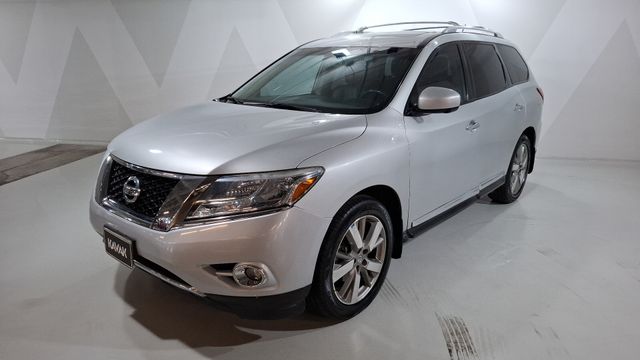 Nissan • Pathfinder