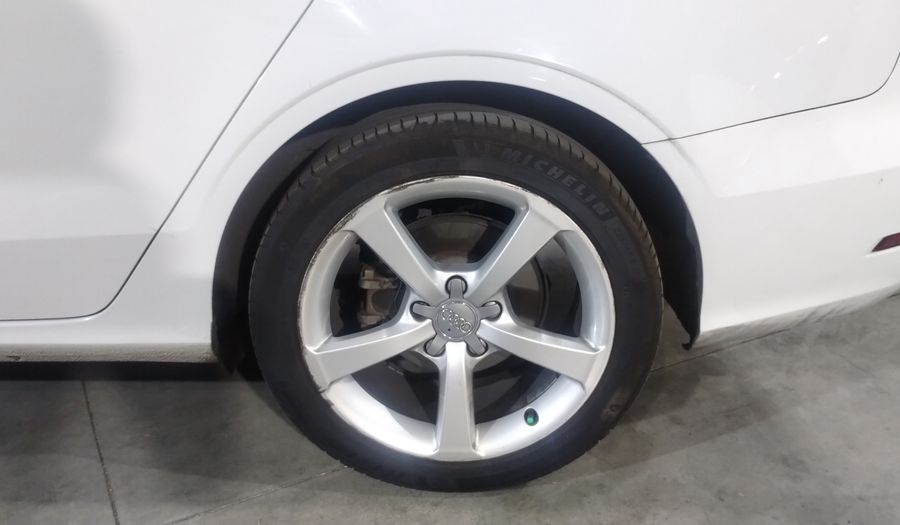 Audi A3 1.8 TFSI ATTRACTION S TRONIC Sedan 2015