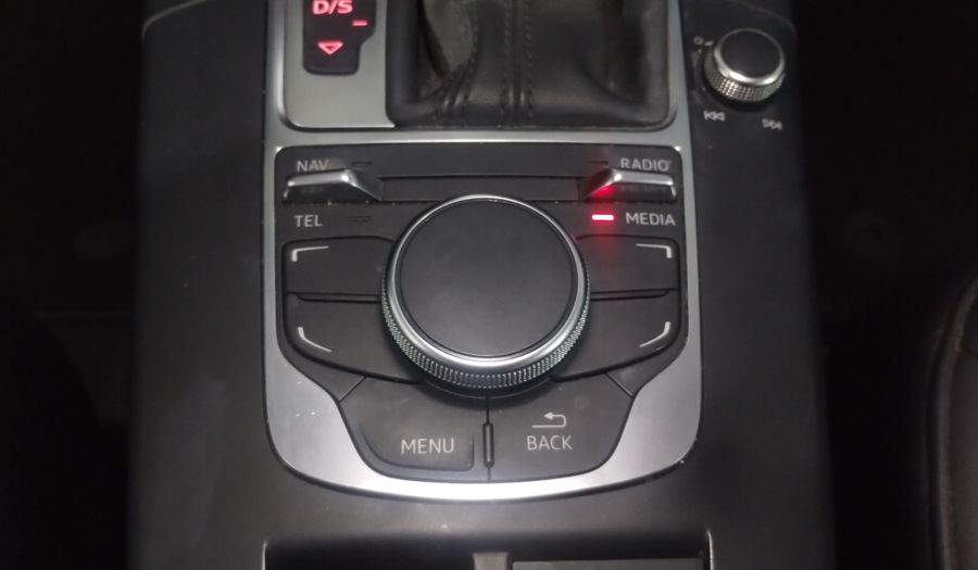 Audi A3 1.8 TFSI ATTRACTION S TRONIC Sedan 2015