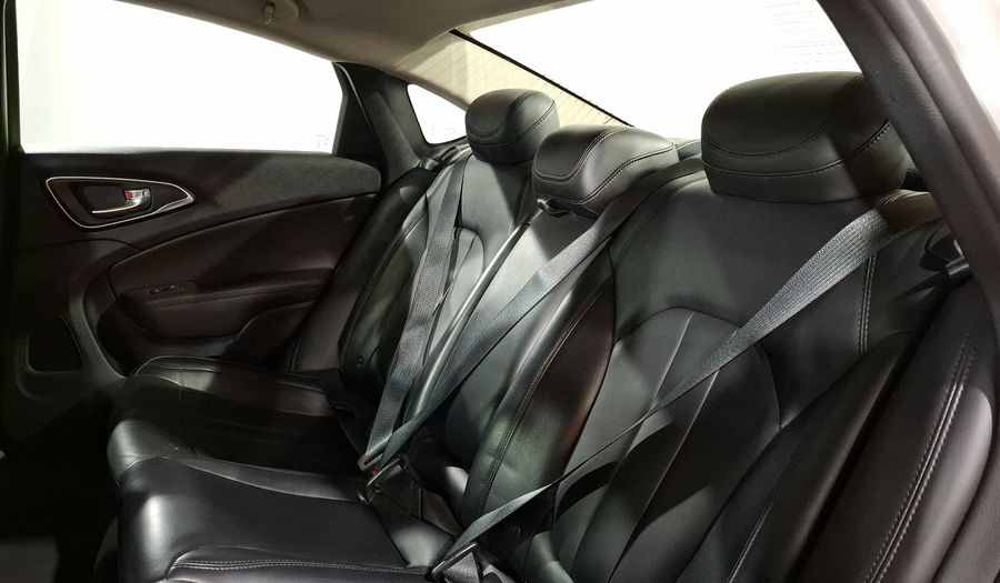 Chrysler 200 2.4 C Sedan 2015