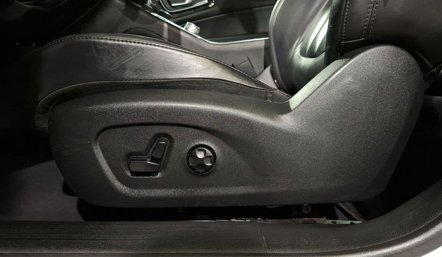 Chrysler 200 2.4 C Sedan 2015