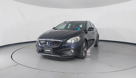 Volvo • V40