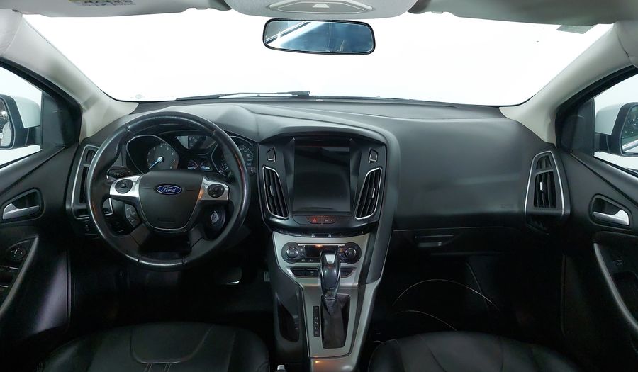 Ford Focus SE Hatchback 2015