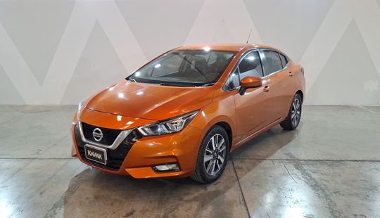 Nissan • Versa