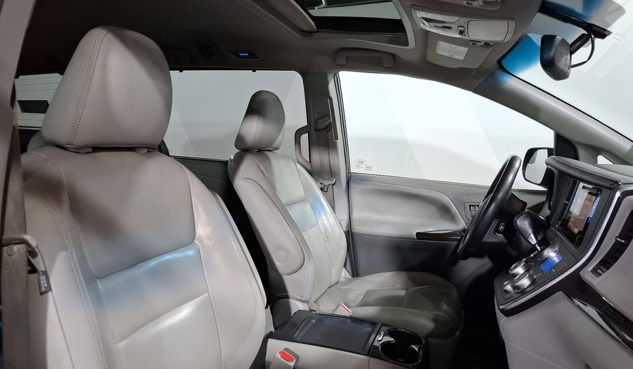 Toyota Sienna 3.5 XLE PIEL AT Minivan 2015