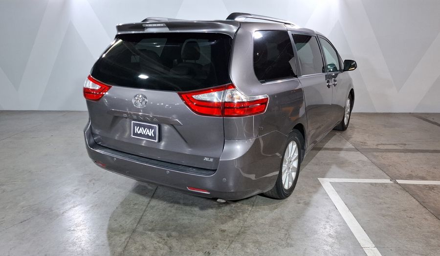 Toyota Sienna 3.5 XLE PIEL AT Minivan 2015